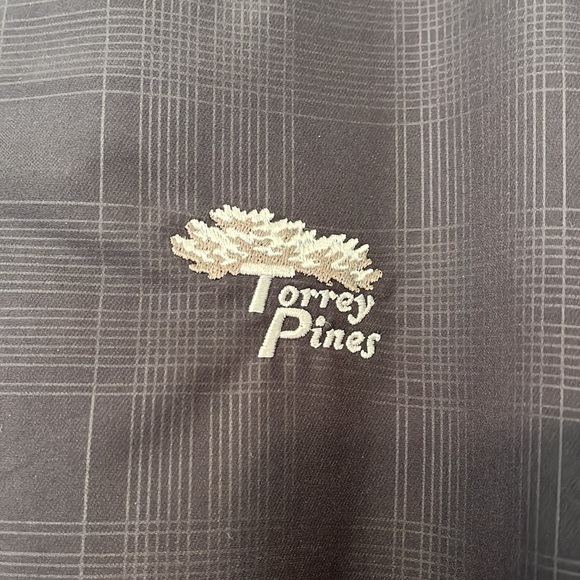 Nike Golf Windbreaker Pullover - Picture 2 of 3